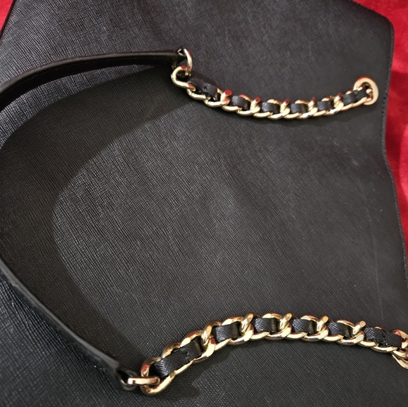 Michael Kors Black Leather Savannah Shoulder Bag - Picture 10 of 16